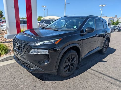 Used 2023 Nissan Rogue SV w/ SV Premium B Package AWD/4WD image 3