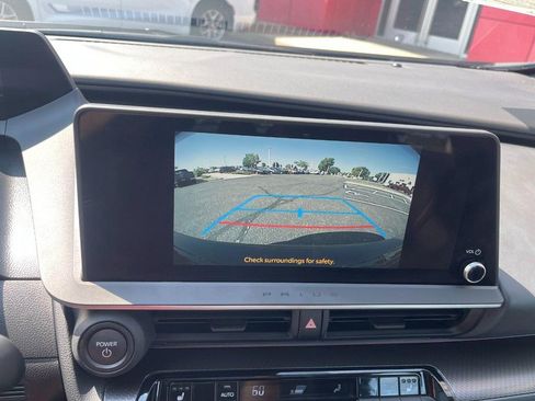 Used 2025 Toyota Prius FWD image 23