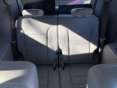 Used 2017 GMC Acadia SLT w/ LPO, Cargo Package image 17