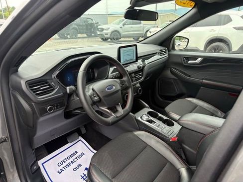 Used 2025 Ford Escape ST-Line AWD/4WD image 3