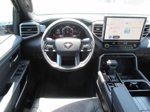 Used 2025 Toyota Tundra Limited AWD/4WD image 20