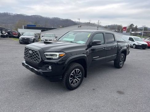 Used 2023 Toyota Tacoma TRD Sport w/ Technology Package AWD/4WD image 4