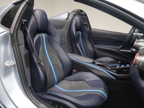 Certified 2022 Ferrari 812 GTS RWD image 18