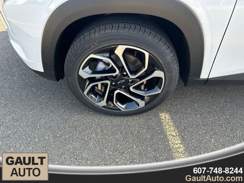 New 2025 Chevrolet Trax RS w/ Driver Confidence Package image 9