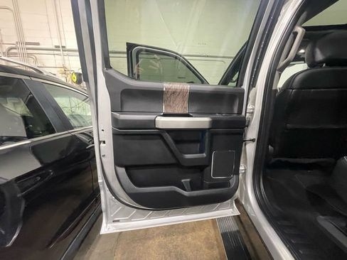 Used 2019 Ford F250 Lariat w/ Lariat Ultimate Package image 22