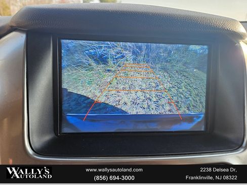 Used 2017 Chevrolet Suburban Premier image 21