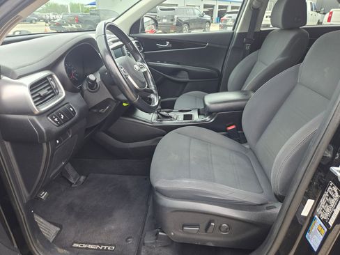 Used 2019 Kia Sorento FWD w/ LX Convenience Package image 9