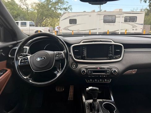 Used 2019 Kia Sorento SX AWD/4WD image 17