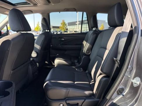 Used 2022 Honda Pilot Touring image 15