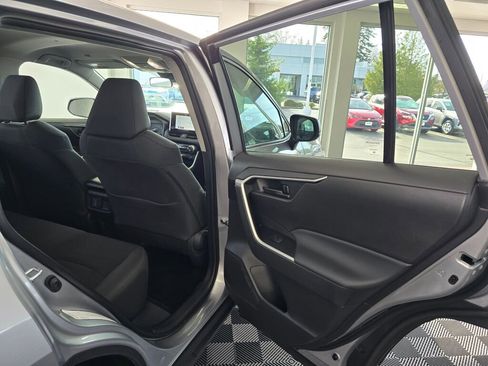 Used 2025 Toyota RAV4 LE image 40