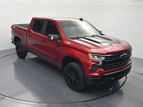 Used 2022 Chevrolet Silverado 1500 LT Trail Boss w/ LT Trail Boss Premium Package AWD/4WD image 32