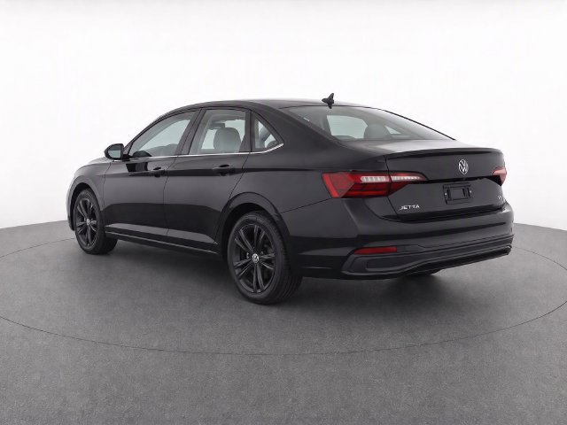 Certified 2024 Volkswagen Jetta SE w/ Panoramic Sunroof Package FWD image 5