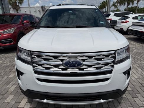 Used 2018 Ford Explorer XLT w/ Equipment Group 202A FWD image 3