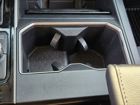 Used 2022 Toyota Tundra SR5 w/ SR5 Convenience Package image 16