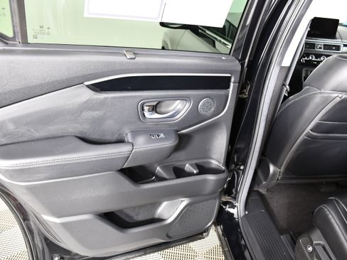 Certified 2025 Honda Pilot EX-L image 46