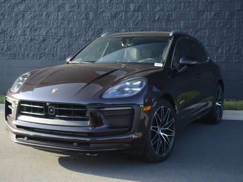 Certified 2026 Porsche Macan AWD/4WD image 43