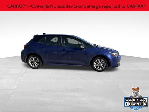 Used 2023 Toyota Corolla SE w/ SE Premium Package image 2