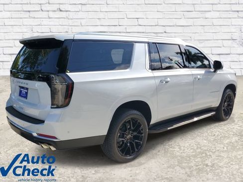 Used 2026 Chevrolet Suburban High Country RWD image 4