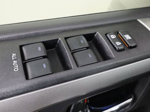 Used 2018 Toyota 4Runner SR5 image 23