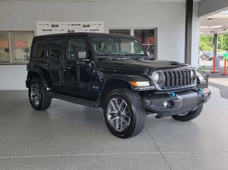 Used 2024 Jeep Wrangler Unlimited w/ Convenience Group AWD/4WD video 1