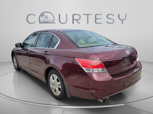 Used 2009 Honda Accord LX-P image 2
