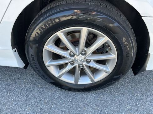 Used 2019 Hyundai Sonata SE FWD image 19