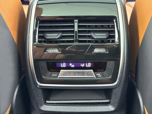 Used 2022 BMW X7 xDrive40i w/ M Sport Package image 37