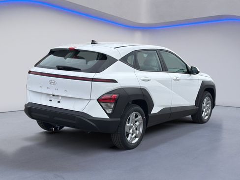New 2026 Hyundai Kona SE image 5