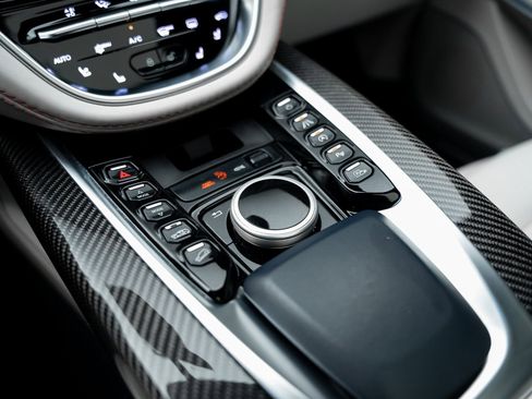 Used 2022 Aston Martin DBX image 50