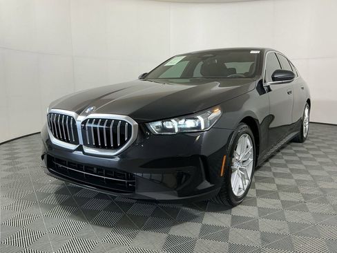 Certified 2025 BMW 530i w/ Premium Package RWD image 2