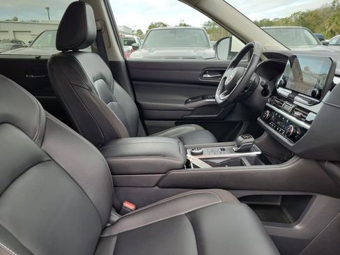 Used 2023 Nissan Pathfinder SL w/ SL Premium Package image 35