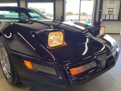 Used 1993 Chevrolet Corvette Coupe RWD image 30