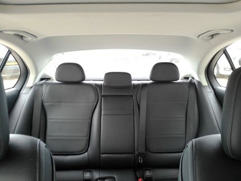 Used 2022 Mercedes-Benz C 300 Sedan image 33