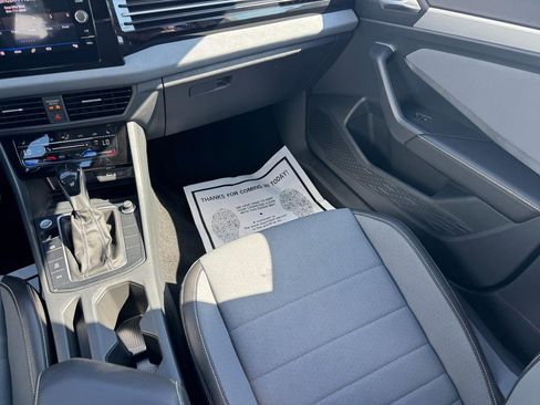Used 2025 Volkswagen Jetta SE FWD image 18
