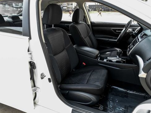 Used 2018 Nissan Altima 2.5 SV image 32