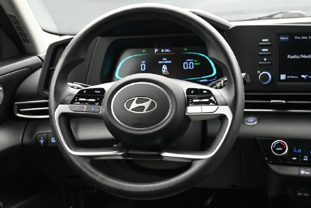 Used 2026 Hyundai Elantra Hybrid FWD image 14