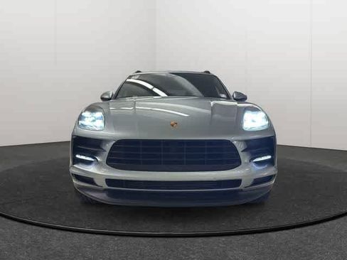 Used 2021 Porsche Macan AWD/4WD image 2