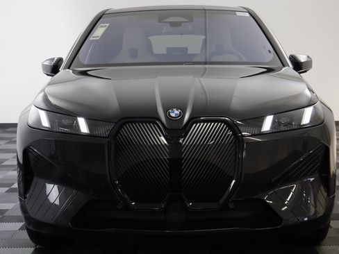 New 2026 BMW iX xDrive45 w/ Premium Package image 23