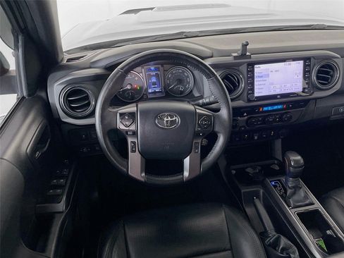 Used 2023 Toyota Tacoma TRD Sport w/ TRD Premium Sport Package AWD/4WD image 28