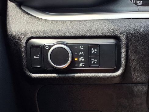Certified 2023 Ford Explorer XLT RWD image 23