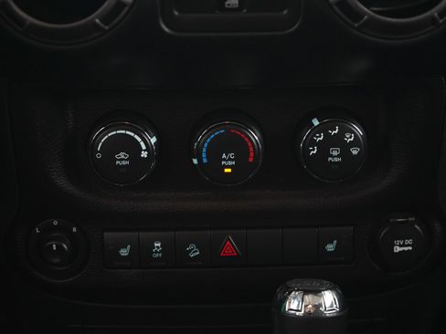 Used 2018 Jeep Wrangler Unlimited Sport S image 18