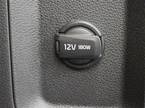 Used 2023 Kia Carnival LX image 25