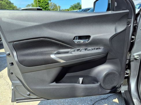 Used 2021 Nissan Kicks SV image 21