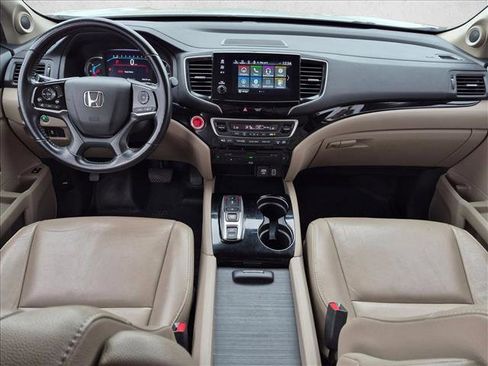 Used 2021 Honda Pilot Touring image 18