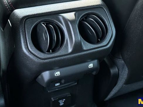 Used 2024 Jeep Wrangler Unlimited Rubicon w/ Technology Group image 15