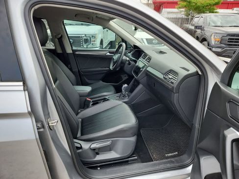 Used 2022 Volkswagen Tiguan SE image 21