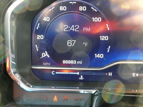 Used 2022 Chevrolet Silverado 1500 High Country w/ Technology Package image 33