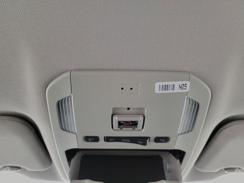 Used 2023 Toyota Highlander L image 19