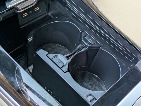 Used 2025 Mercedes-Benz C 300 4MATIC Sedan image 19