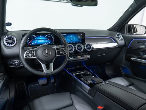 Used 2022 Mercedes-Benz GLB 250 4MATIC image 16